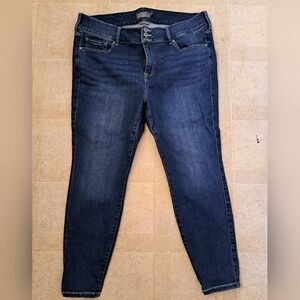 ❤️ Torrid 20 short EUC skinny jeans
